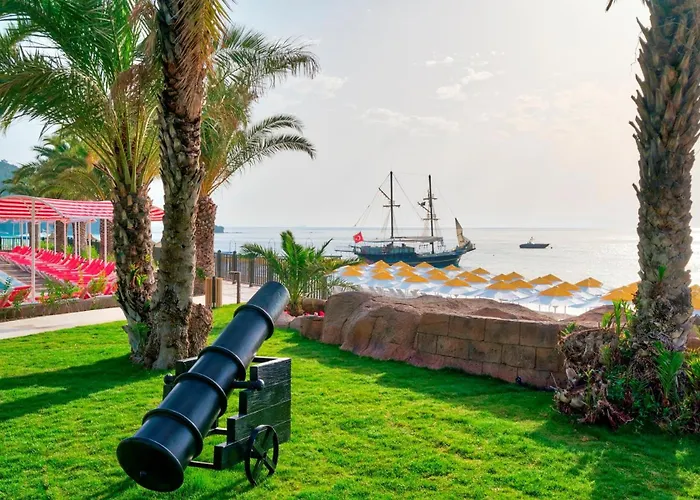 Pirates Club 5* Kemer