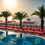 Pirates Club Üdülőközpont