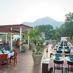 Pirates Club Complex