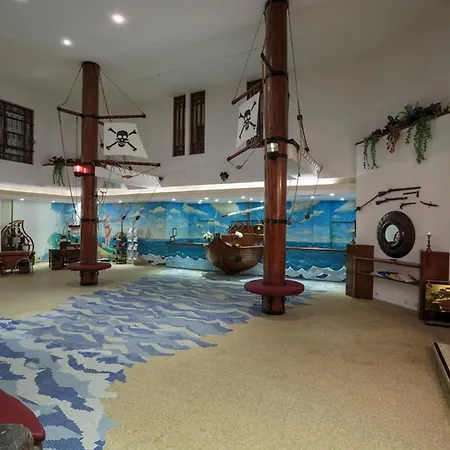 Pirates Club 5*